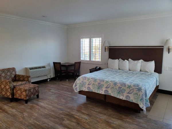 Ocean Surf Inn & Suites image 112