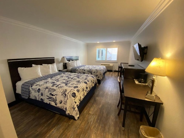 Ocean Surf Inn & Suites image 65