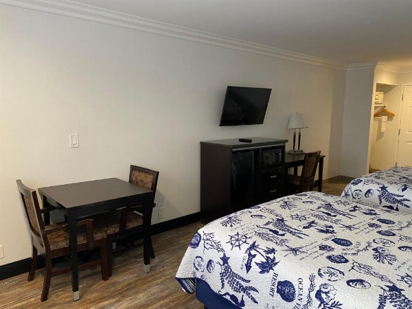 Ocean Surf Inn & Suites image 69