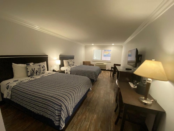 Ocean Surf Inn & Suites image 89